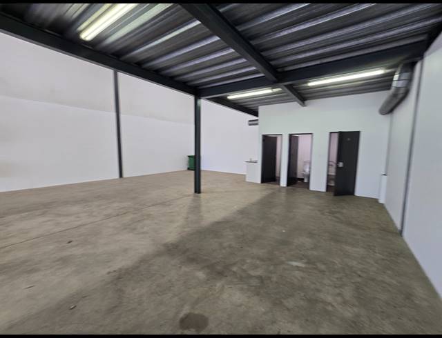 245M² WAREHOUSE TO LET IN MEADOWDALE